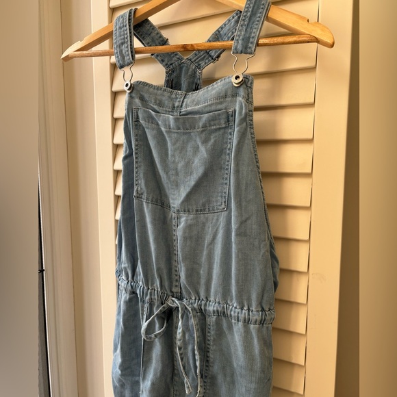 Super Soft Jordache Chambray overalls. - Picture 4 of 13
